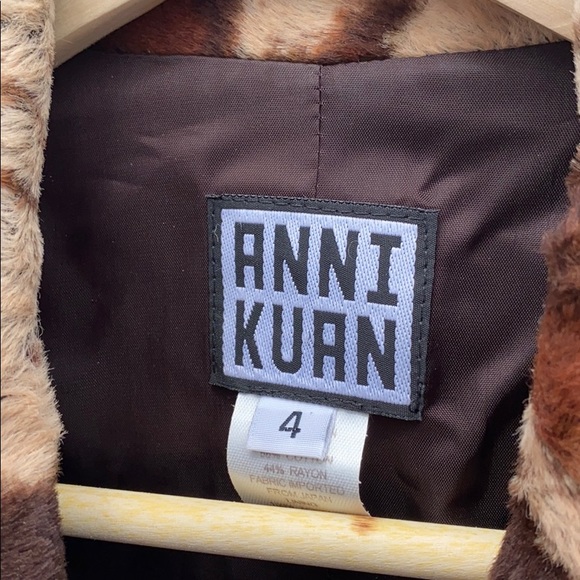 Faux cow blazer Anni Kuan Sz 4 - Picture 2 of 4